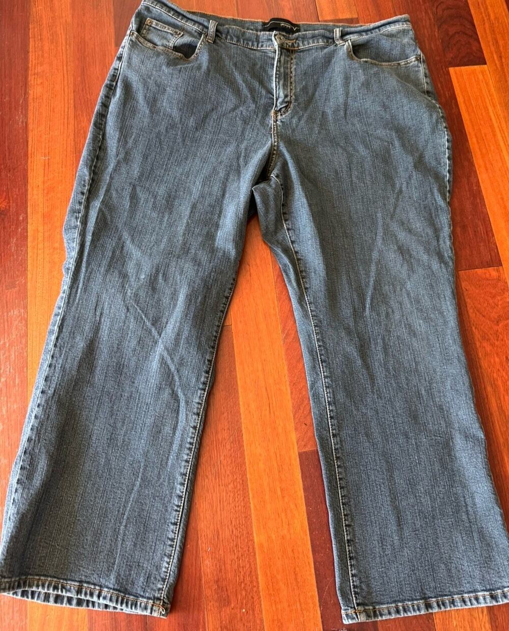 Lane Bryant Venezia Size 24 Petite Cotton Spandex Med wash 5 pocket relaxed leg